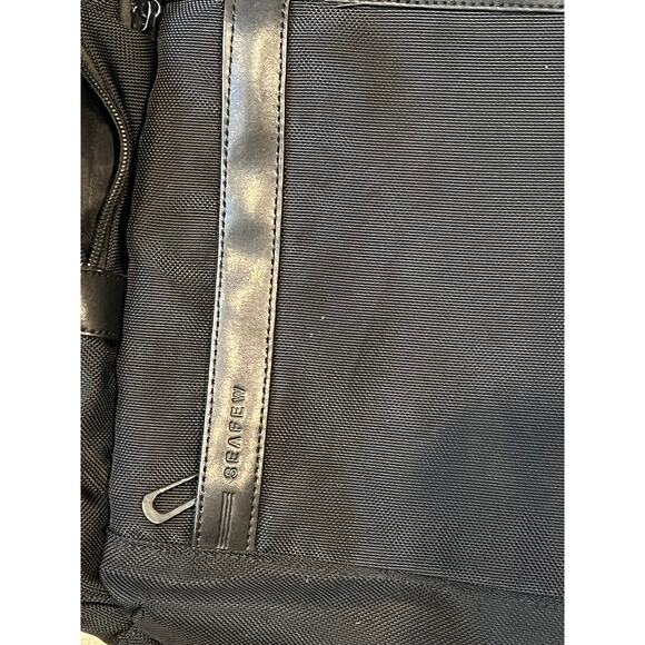 Seafew Padded Travel Laptop Backpack - Picture 3 of 5